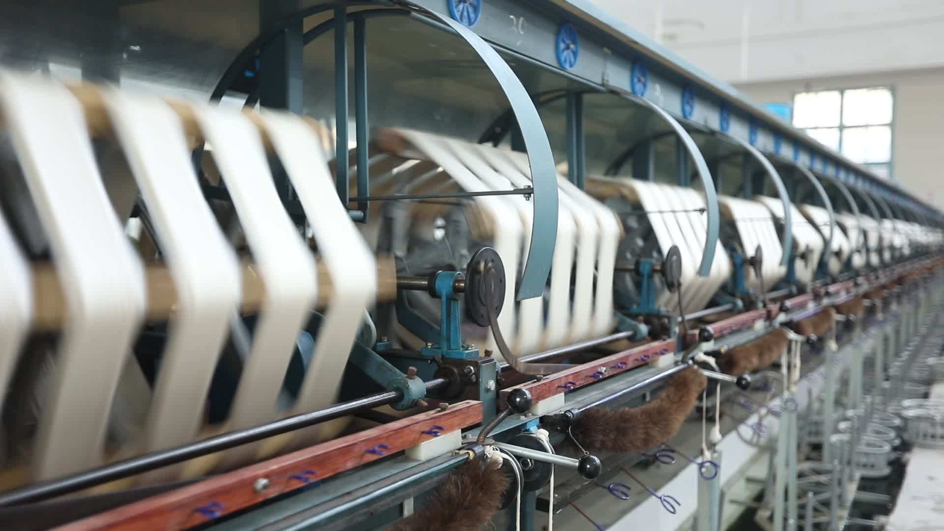 纺织缫丝车间视频的预览图