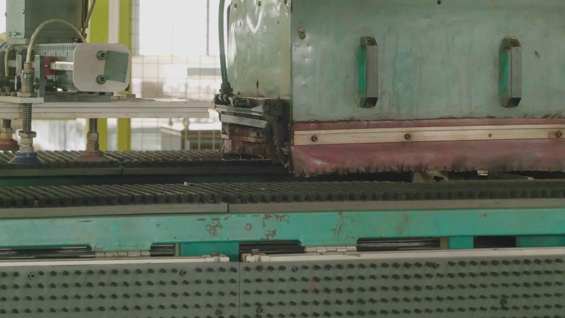 4K智能制造工业自动生产车间视频的预览图