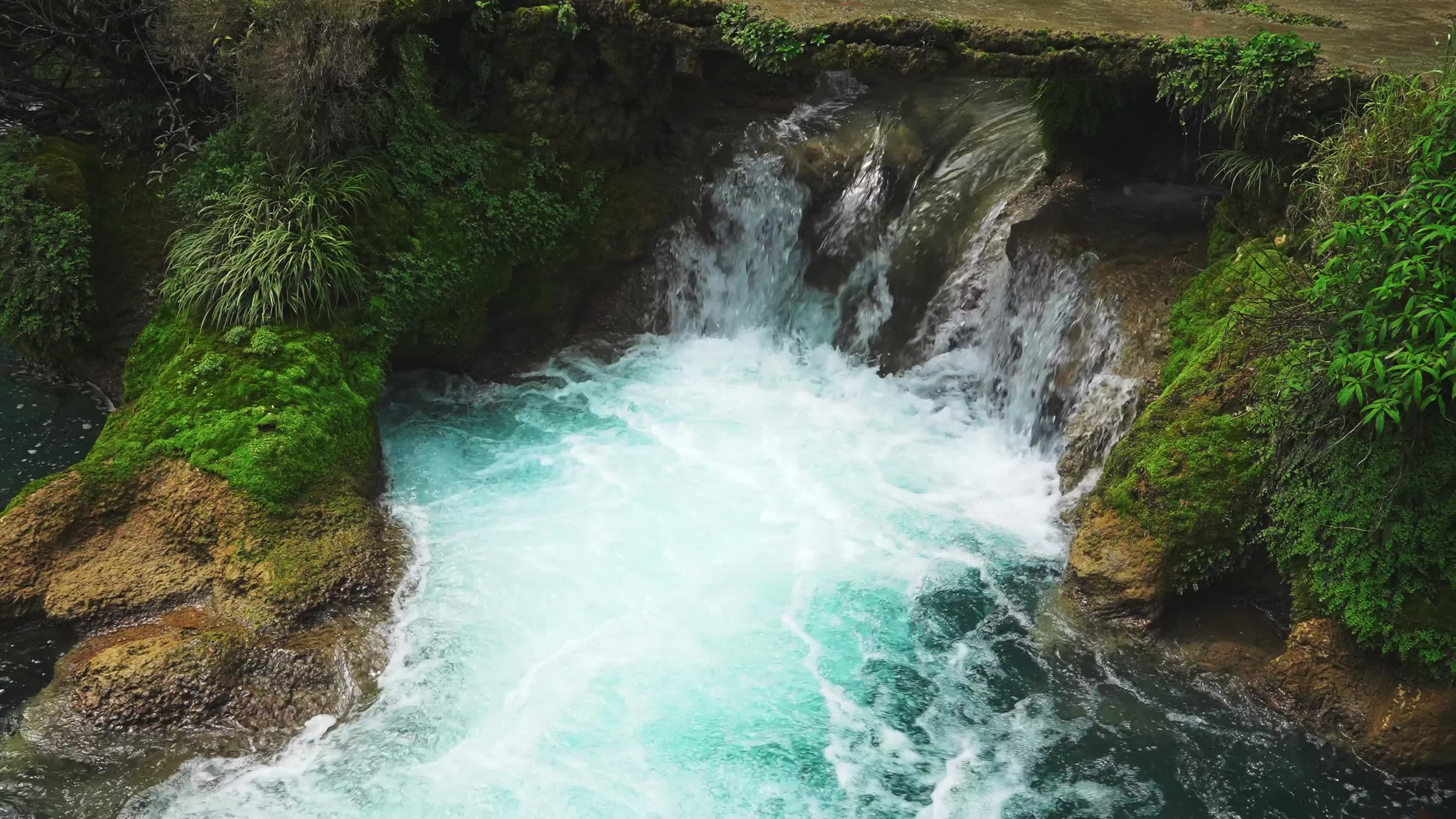 貴洲河流自然景观视频视频的预览图