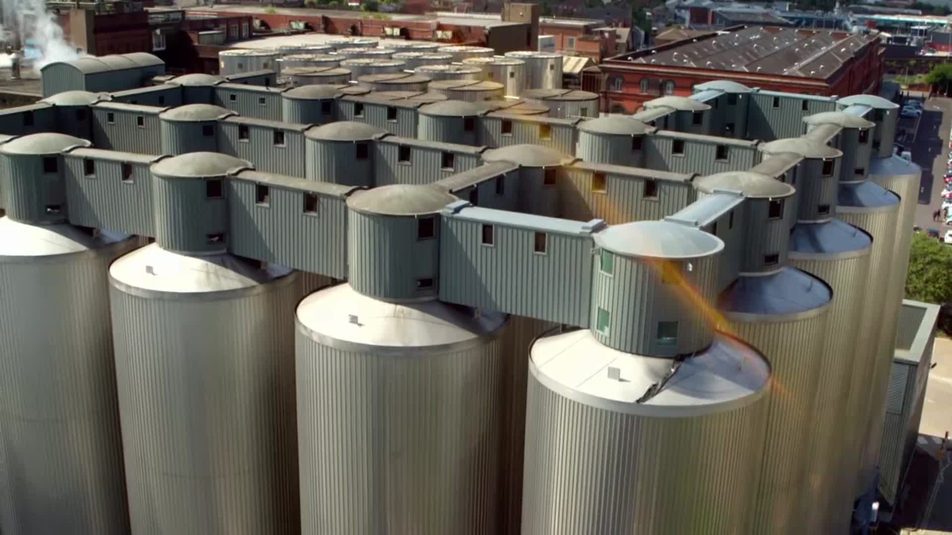 流水线啤酒酿造工艺实拍视频视频的预览图