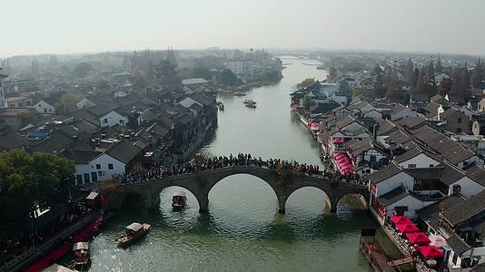 运河上的石桥视频的预览图