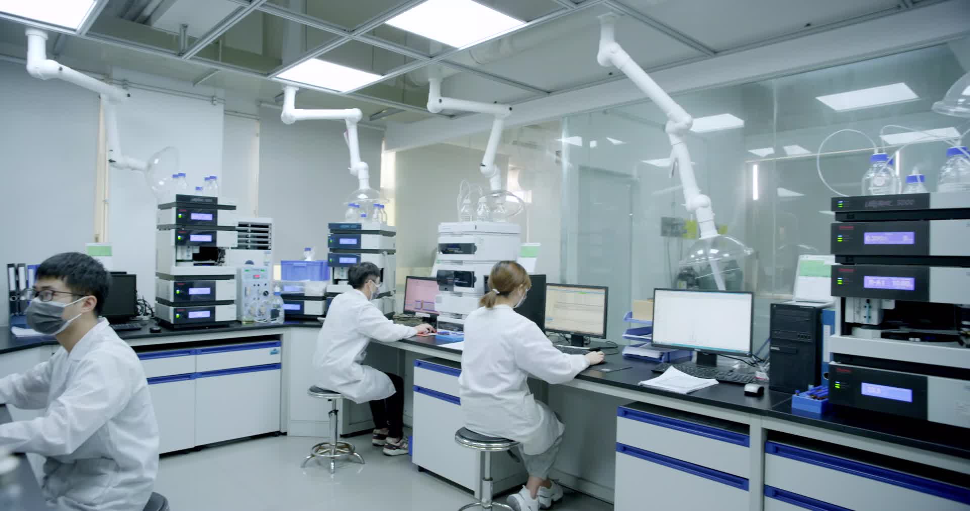 4K实验室研究医学实验医美科技视频的预览图