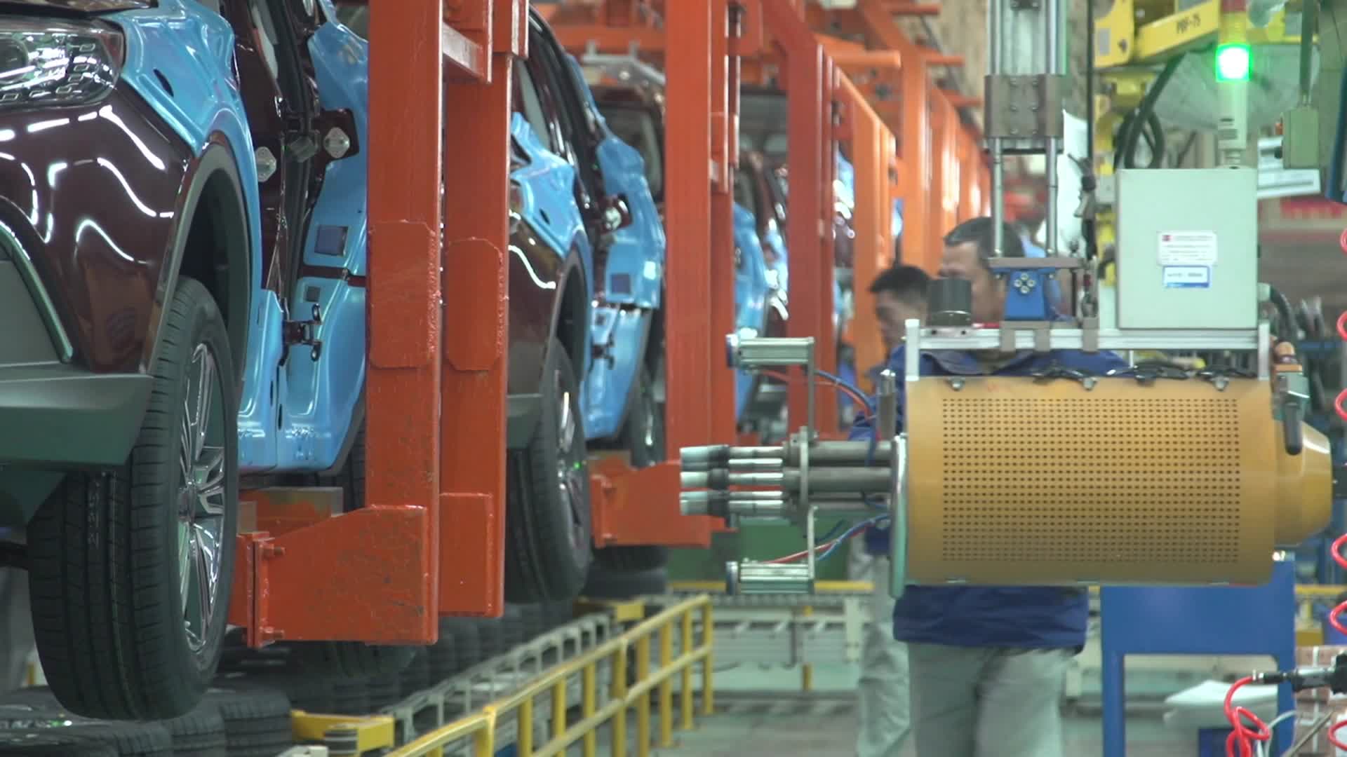 工业化汽车生产车间视频的预览图