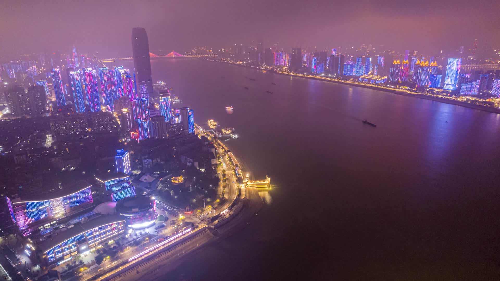 8K武汉长江汉江两江四岸夜景航拍延时视频的预览图