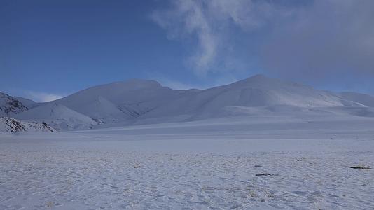 神山圣湖冰天雪地视频的预览图