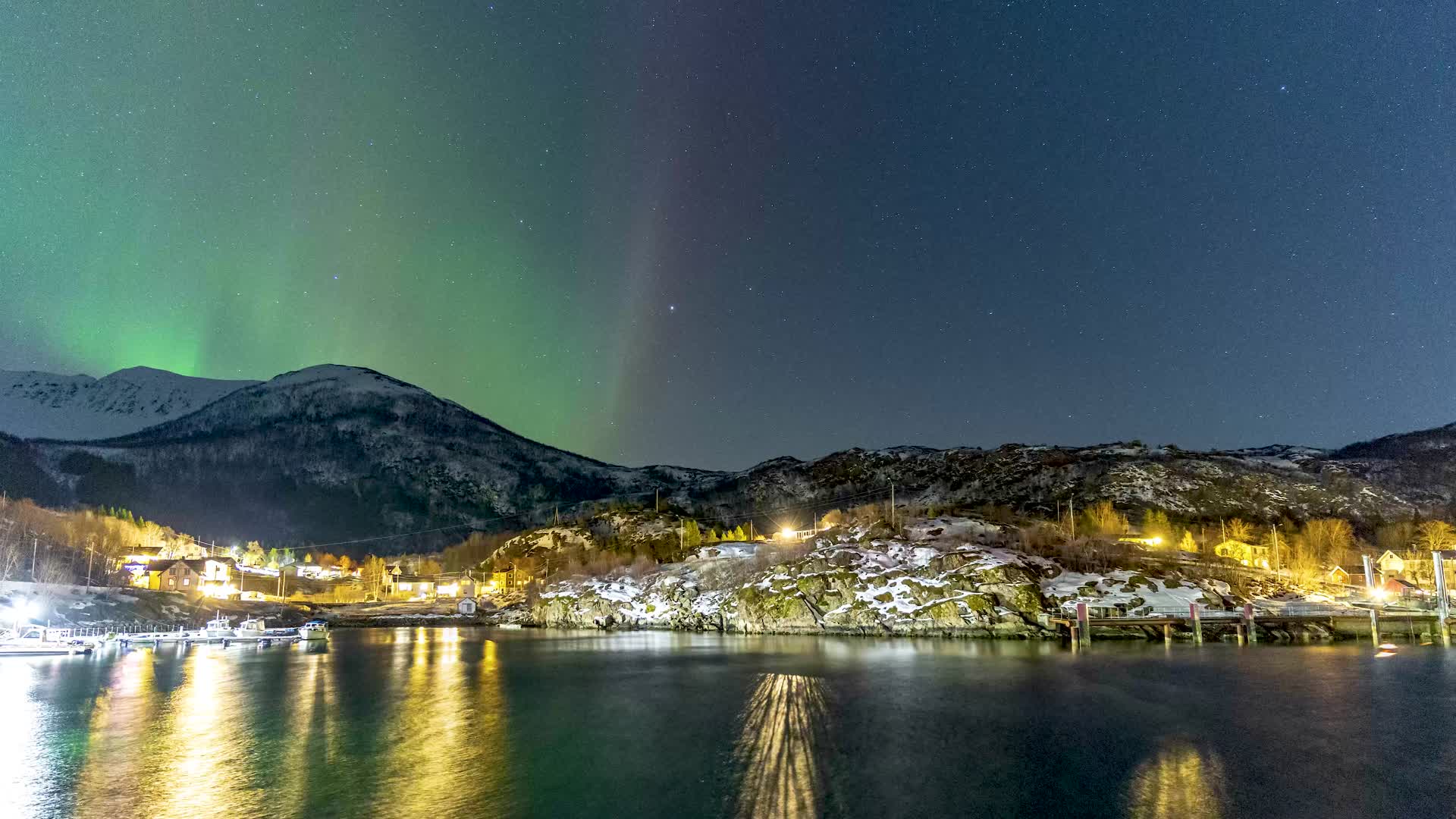 挪威塞尼亚岛极光爆发视频的预览图