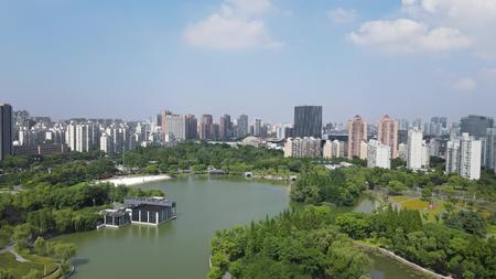宁波江北区日湖公园全景4K航拍视频的预览图