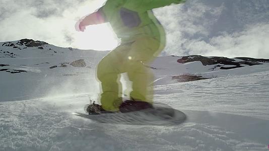 极限运动滑雪视频的预览图