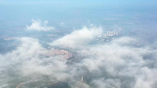 山西省运城市中条山云海飘渺如仙境视频的预览图