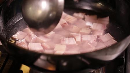 镜头合集一块猪肉肥肉视频的预览图