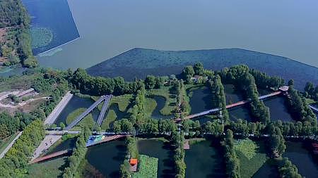 武汉东湖楚城景区4K航拍视频视频的预览图
