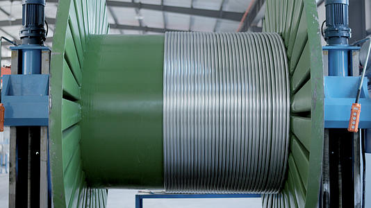 电缆工业生产线工业制造车间铜芯线材视频的预览图