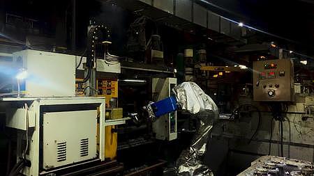 工厂生产机械臂视频的预览图