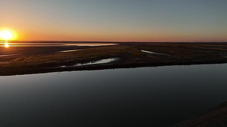 夕阳下的黄河视频的预览图