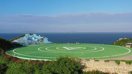 海岛直升飞机停机坪视频的预览图