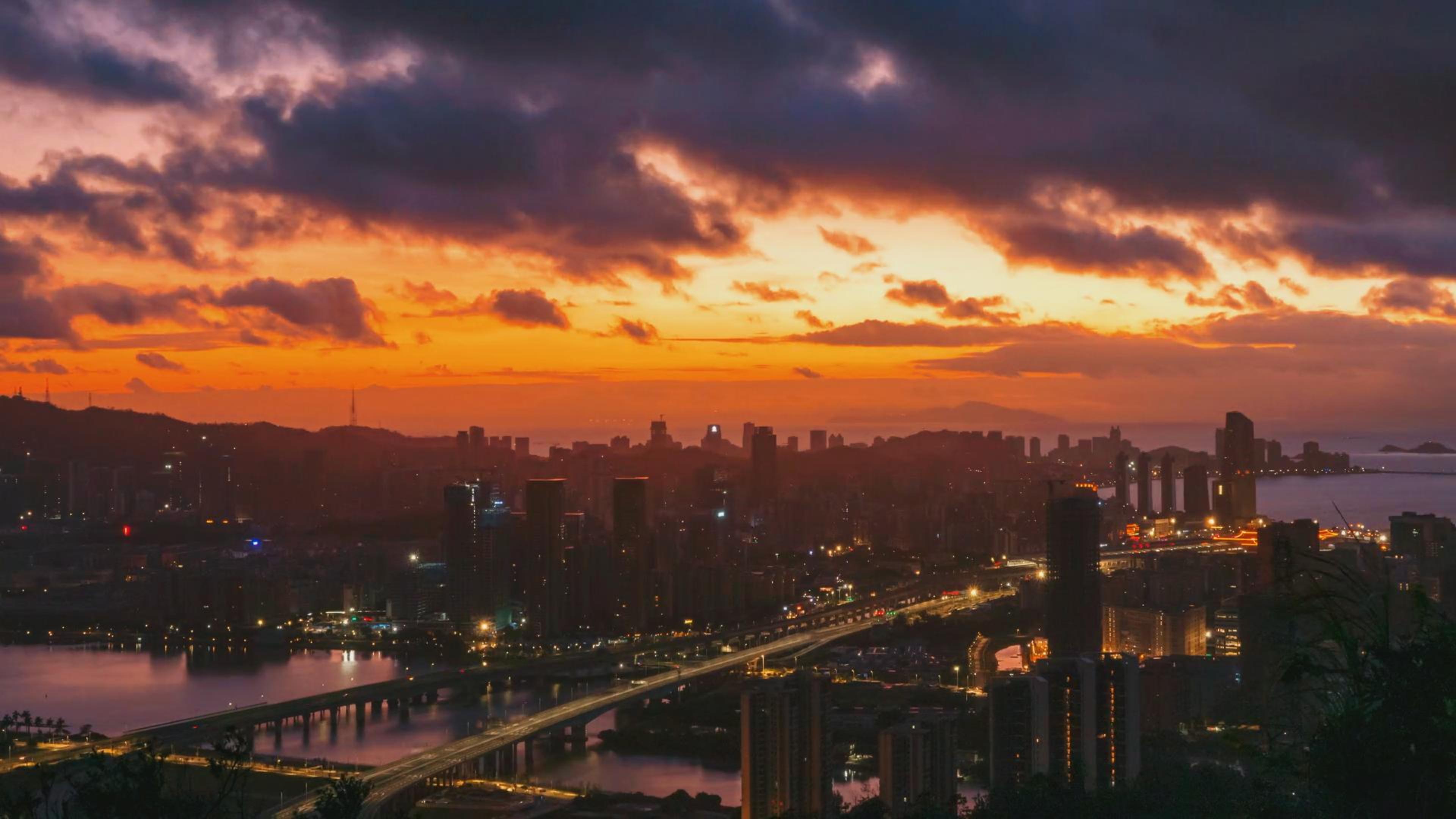 珠海横琴大桥4K夜转日延时视频的预览图