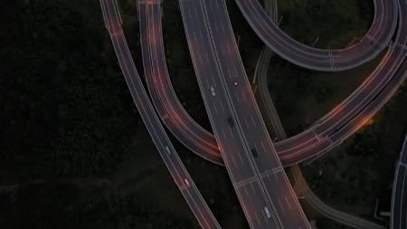 夜景公路大气航拍视频的预览图