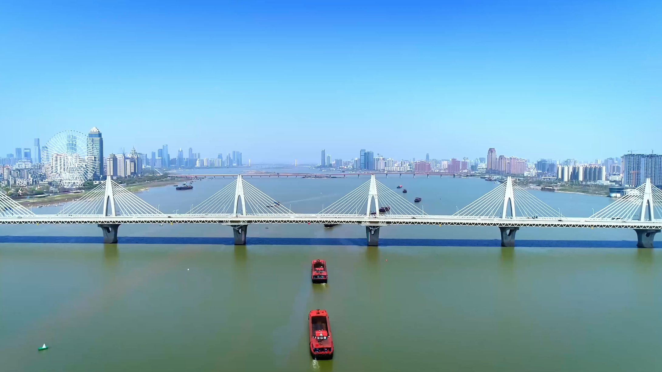 南昌朝阳大桥一江两岸视频的预览图