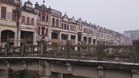 广东赤坎古镇航拍视频的预览图