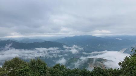龙王山雾延时视频的预览图