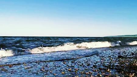 青海湖夏天的海浪视频的预览图