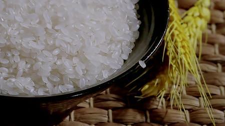 实拍大米水稻升格大米视频的预览图