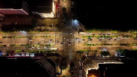 北陵大街夜景视频的预览图