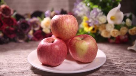 镜头合集水果苹果红富士视频的预览图