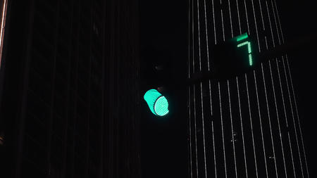 夜景红绿灯合集实拍视频4K高清视频的预览图
