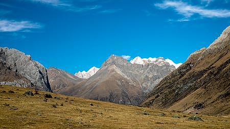 西藏那曲索县布加雪山自然风光4K延时实拍视频视频的预览图