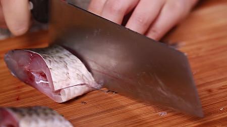 镜头合集腌制鱼肉去腥加调料入味视频的预览图