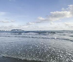 三亚的海浪内心宁静大气视频的预览图