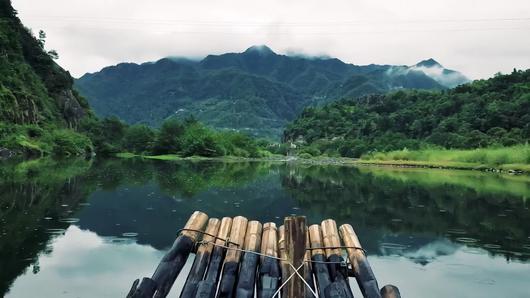 第一视角有山有水有竹排视频的预览图