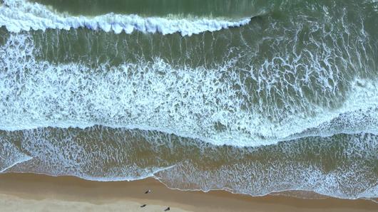 海浪与沙滩视频的预览图