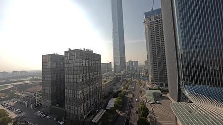 穿越机FPV拍江苏第一高楼苏州IFS国金中心视频的预览图