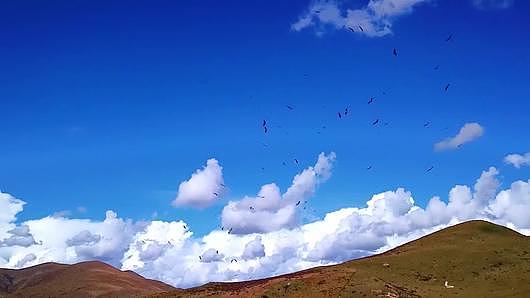 甘孜阿坝川西航拍自然风光视频的预览图