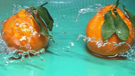 水果粑粑柑柑橘创意视频视频的预览图