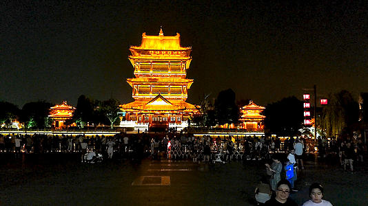 山东枣庄台儿庄古城夜景之复兴广场篇视频的预览图