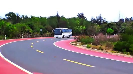 海南环岛公路开通后来往的客车视频的预览图