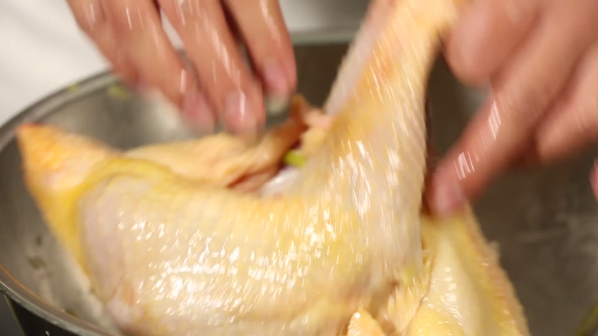 鸡肉处理视频的预览图