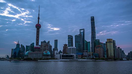 8k延时上海东方明珠清晨日出视频的预览图