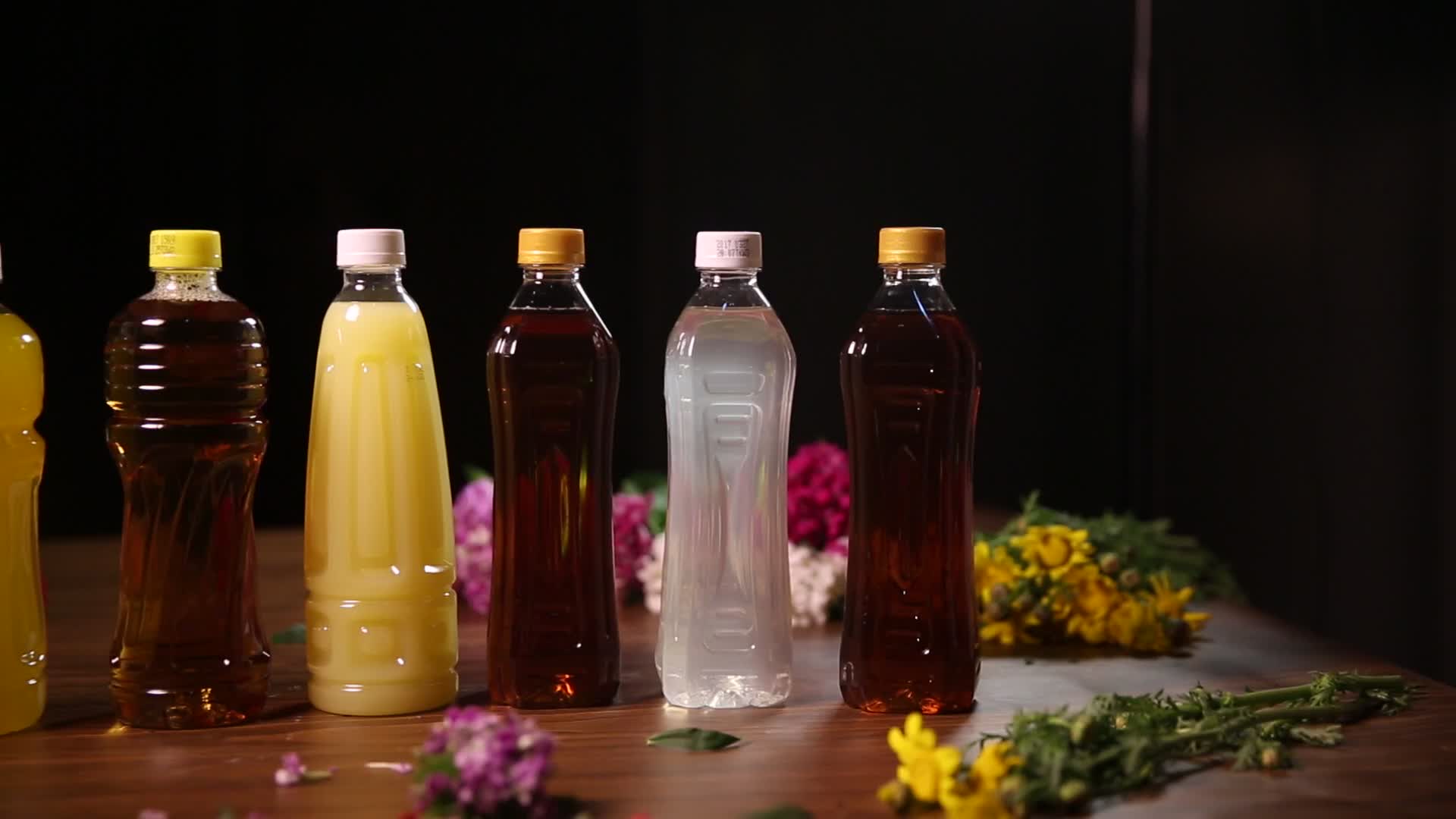 果汁饮品饮料瓶子视频的预览图