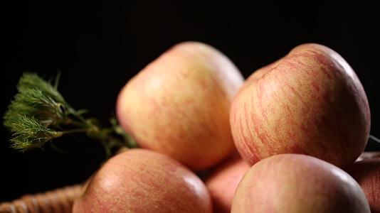 食品食材美食苹果苹果打蜡食品安全农药农产品激素饮食水果食物红富士红苹果维生素C视频的预览图