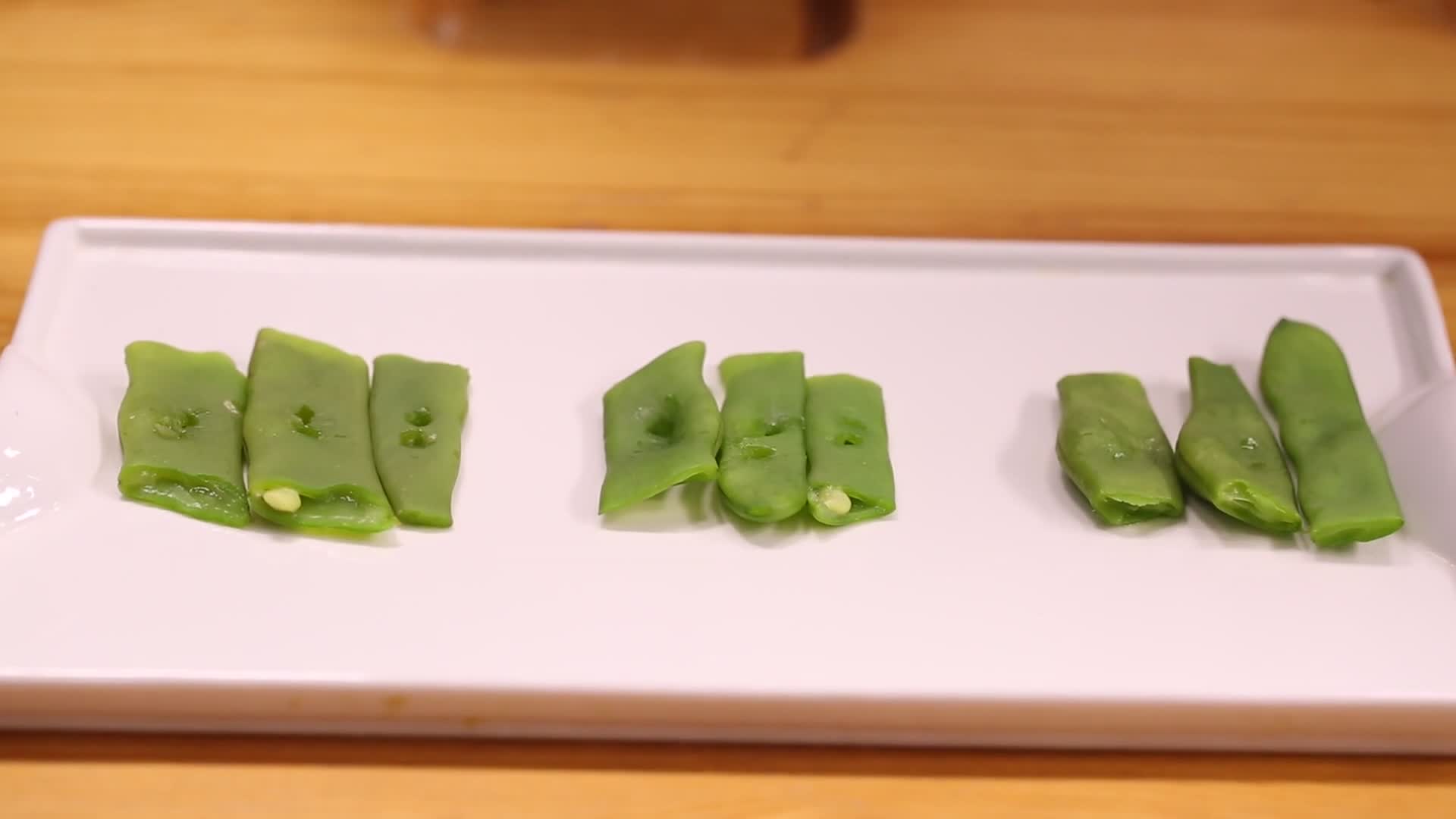 实拍绿色扁豆视频的预览图