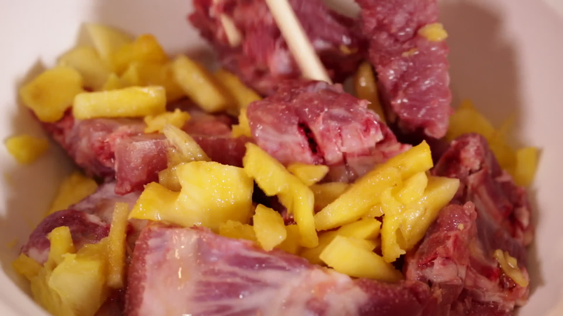 腌制猪肉排骨视频的预览图