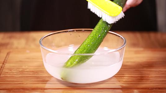 清洗黄瓜窍门视频的预览图