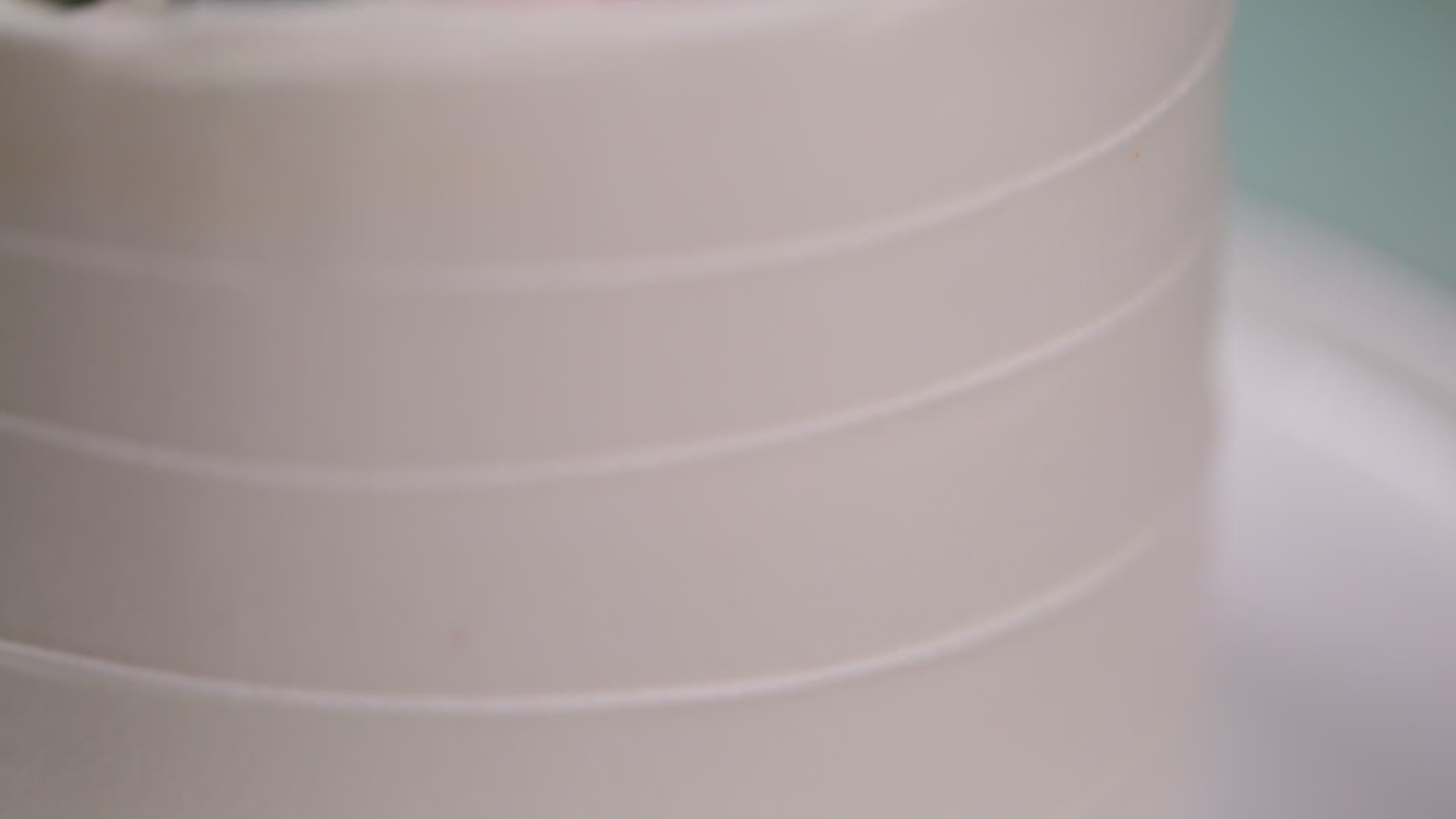 桃子蛋糕寿桃夹心生日蛋糕视频的预览图
