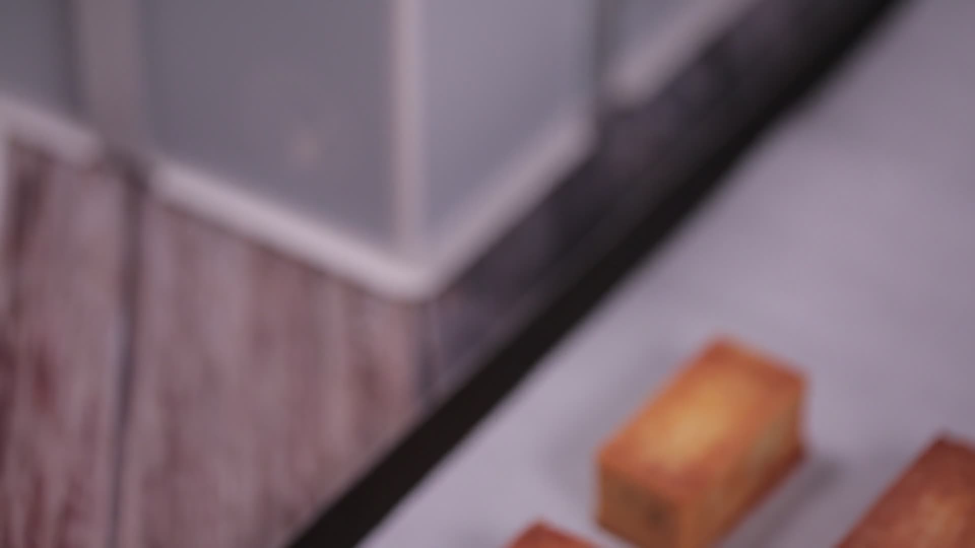 凤梨酥榴莲酥传统甜点小吃近景特写视频的预览图