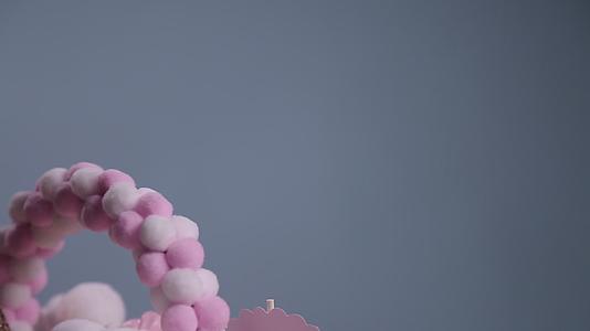 彩虹马卡通独角兽生日蛋糕视频的预览图
