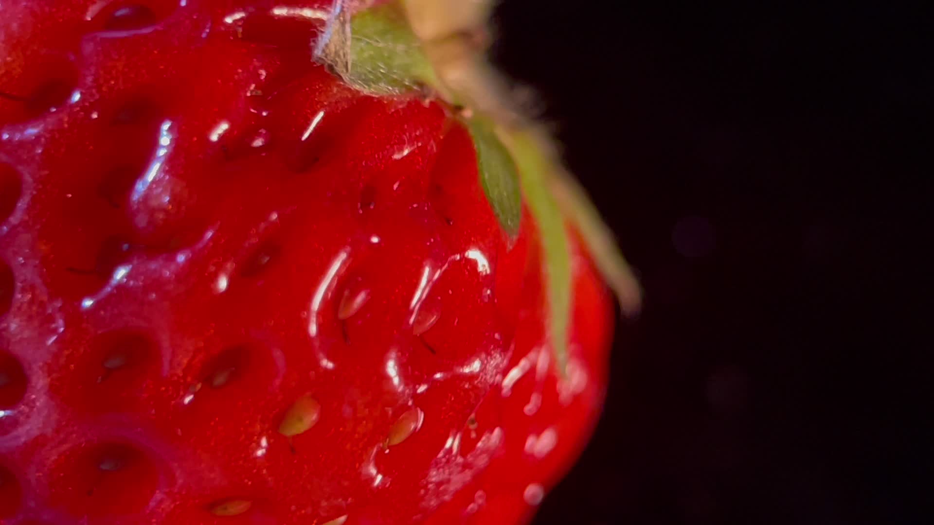 实拍水果草莓视频的预览图